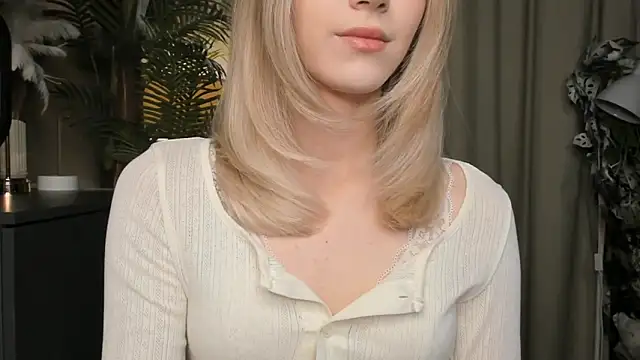 ChinBonnell online show from December 15, 5:44 am