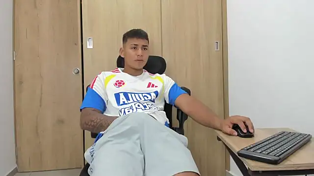 Hector 21  online show from July 3, 8:37 pm