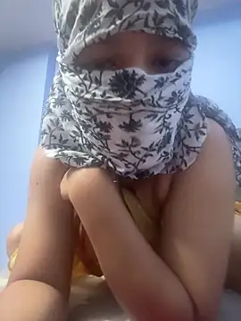 Snapshot of crazy111girl chatting on June 22, 6:49 pm crazy111girl online show from June 22, 6:49 pm