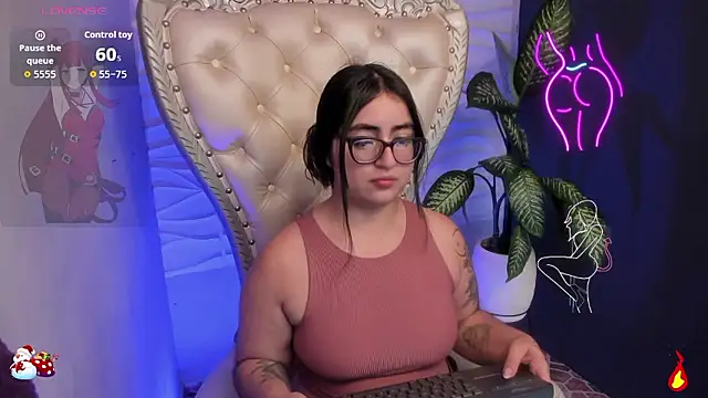 April  foxx online show from January 13, 12:54 pm