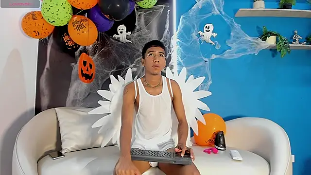 ender h0t online show from October 31, 2:07 pm