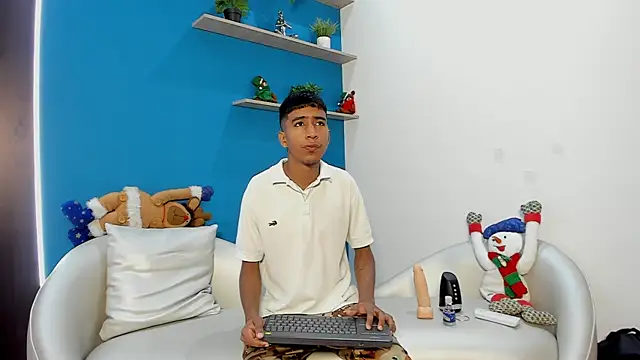 ender h0t online show from December 18, 7:31 pm