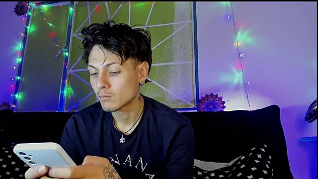 Dioniso guy8 online show from February 26, 8:30 pm