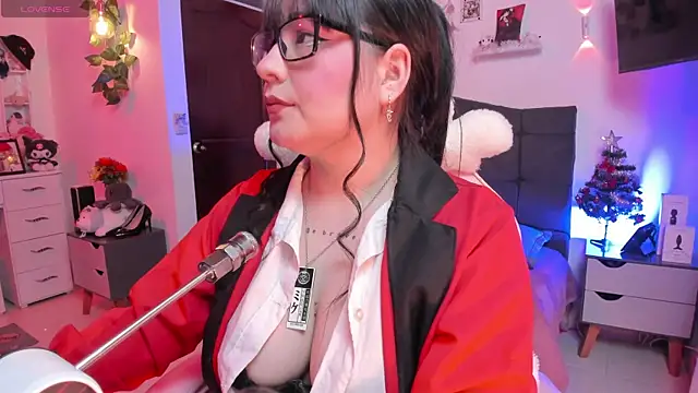 Snapshot of Fia__ chatting on November 6, 1:39 am Fia online show from November 6, 1:39 am