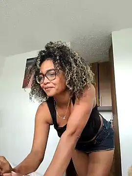 BiiancaEstradaa online show from April 5, 5:10 pm