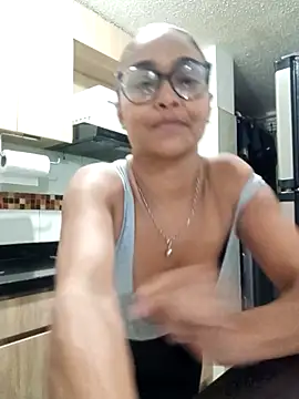 BiiancaEstradaa online show from April 8, 2:11 am