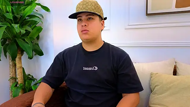 Snapshot of Naim_Bennetsex chatting on May 6, 7:30 pm Naim Bennetsex online show from May 6, 7:30 pm