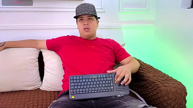 Snapshot of Naim_Bennetsex chatting on May 14, 6:58 pm Naim Bennetsex online show from May 14, 6:58 pm