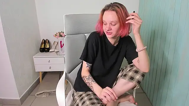 Elieiza xo online show from September 26, 3:32 am