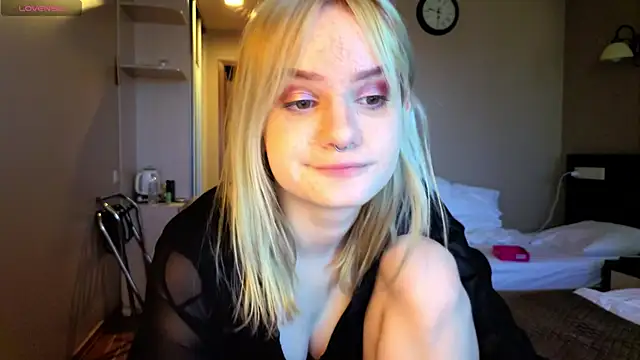 Elieiza xo online show from June 2, 11:12 am