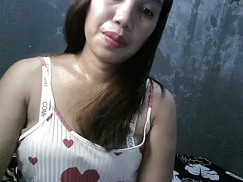 Snapshot of sweet_bunnie chatting on May 22, 6:35 pm sweet bunnie online show from May 22, 6:35 pm