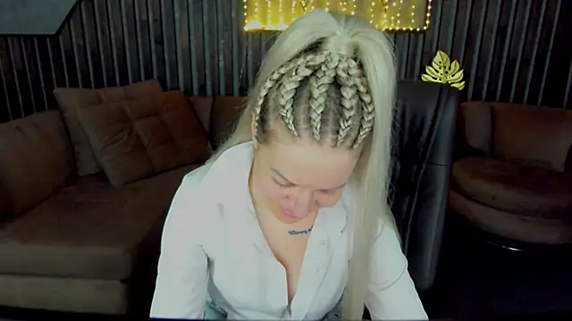 Snapshot of Anna_Snows chatting on April 19, 6:10 pm Anna Snows online show from April 19, 6:10 pm