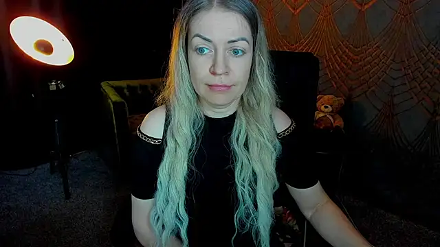 Snapshot of Anna_Snows chatting on May 18, 5:35 am Anna Snows online show from May 18, 5:35 am