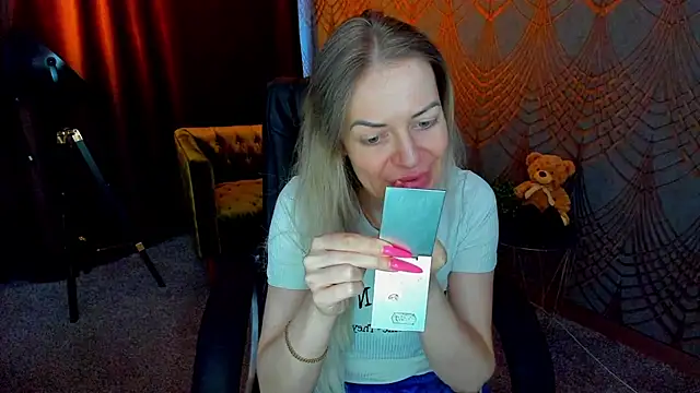 Snapshot of Anna_Snows chatting on June 1, 5:42 am Anna Snows online show from June 1, 5:42 am