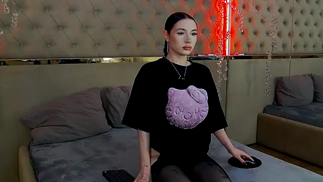 Snapshot of RoxyDoll_ chatting on October 16, 5:25 pm RoxyDoll online show from October 16, 5:25 pm