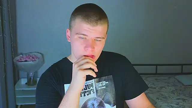 kittenmurr online show from November 2, 10:23 pm