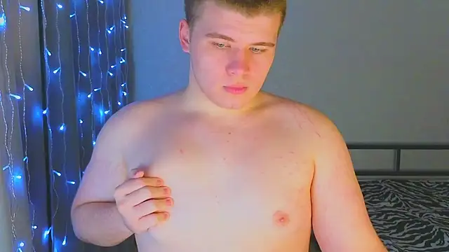 kittenmurr online show from December 21, 8:38 pm