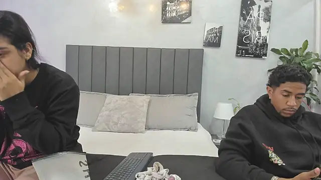 violet and myers online show from September 29, 11:26 am