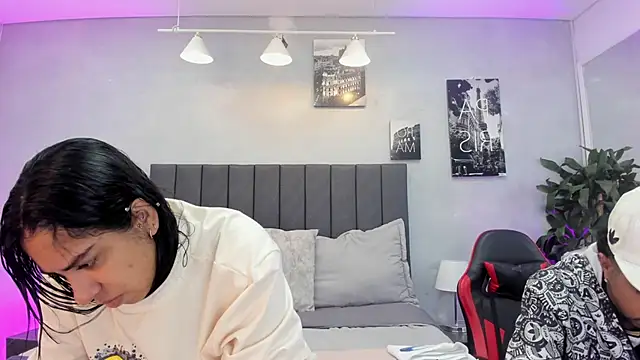 violet and myers online show from November 11, 11:32 am