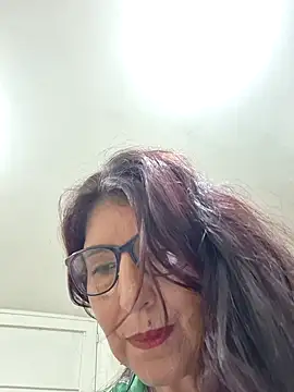 Snapshot of swity_foster chatting on April 29, 2:10 pm swity foster online show from April 29, 2:10 pm