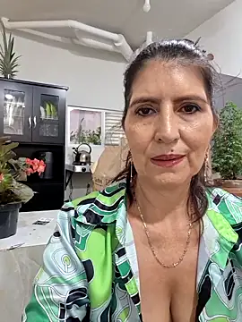 Snapshot of swity_foster chatting on May 25, 6:14 pm swity foster online show from May 25, 6:14 pm