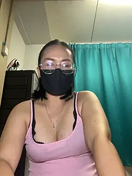 melyiaaa online show from February 26, 3:00 pm