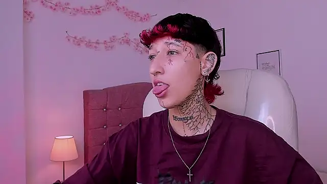 Snapshot of Luci_Rose chatting on March 4, 4:35 pm Luci Rose online show from March 4, 4:35 pm