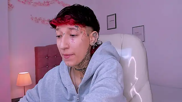 Snapshot of Luci_Rose chatting on March 25, 9:32 pm Luci Rose online show from March 25, 9:32 pm
