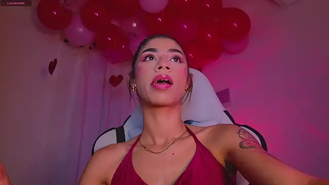 BrunetteAdams001 online show from February 13, 6:42 am