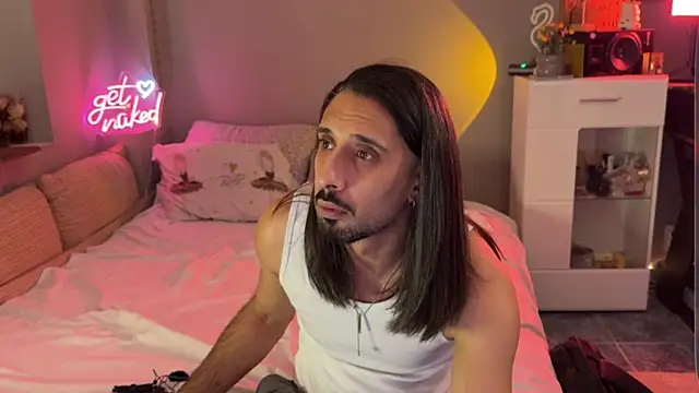 Secret Lovers1 online show from May 13, 8:49 pm