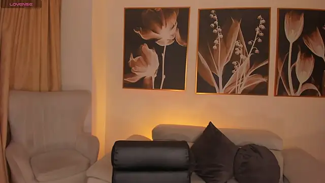 AyshelBrown online show from December 20, 8:38 pm