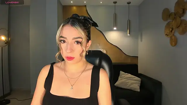 LizzCooper online show from November 8, 4:01 am