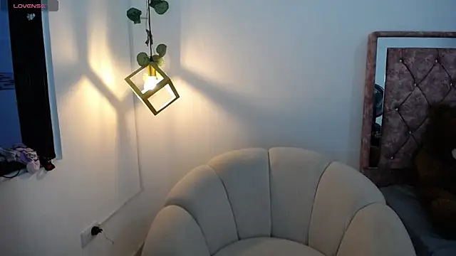 Snapshot of amaranta_rouse chatting on September 19, 10:38 am amaranta rouse online show from September 19, 10:38 am