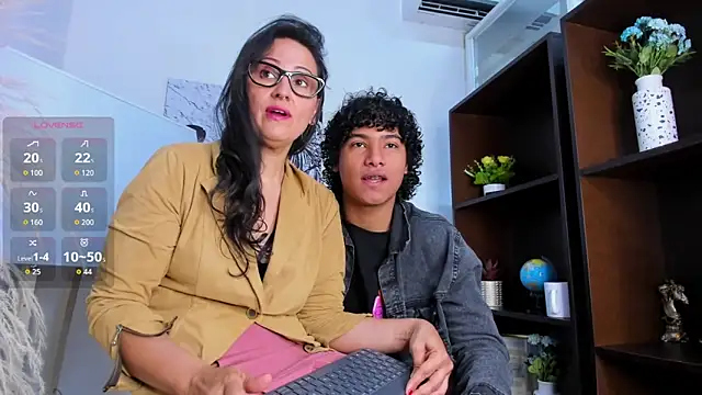 Snapshot of Miriam_milf chatting on September 24, 12:30 pm Miriam milf online show from September 24, 12:30 pm
