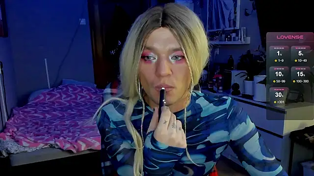 Snapshot of Kkkylie chatting on June 17, 12:35 am Kkkylie online show from June 17, 12:35 am