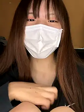 Snapshot of natsumiii chatting on October 18, 2:18 pm natsumiii online show from October 18, 2:18 pm