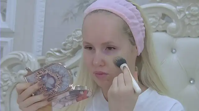 EllieFrosty  online show from March 19, 6:01 pm