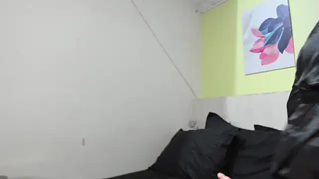 AtheneaArbelaez  online show from October 12, 1:32 pm