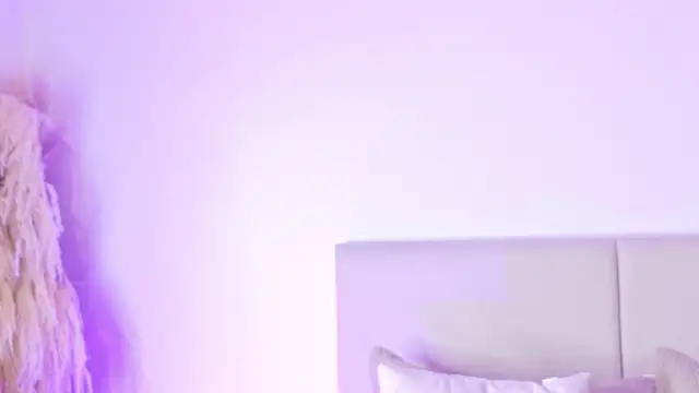 Bella-taylorr online show from September 18, 1:46 pm