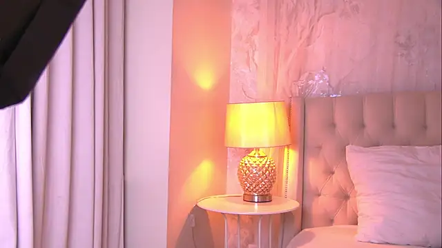 AshleyEvance online show from March 27, 6:19 am