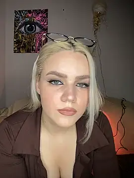 Snapshot of April_Purr chatting on November 25, 9:09 am April Purr online show from November 25, 9:09 am