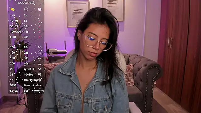 Snapshot of raven_stonee chatting on October 7, 3:14 am raven stonee online show from October 7, 3:14 am