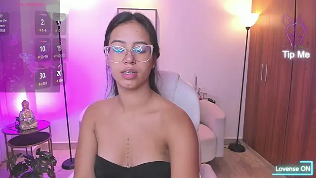 Snapshot of raven_stonee chatting on January 11, 3:33 am raven stonee online show from January 11, 3:33 am