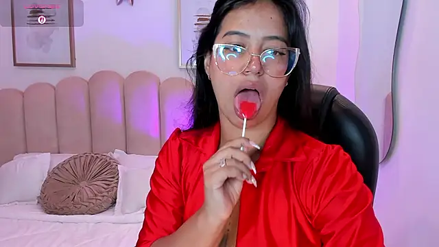 raven stonee online show from March 14, 11:10 pm