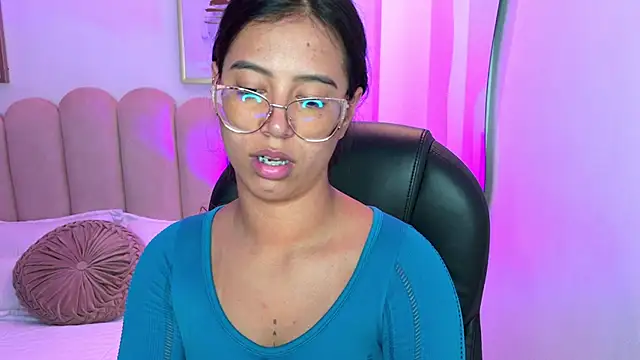 raven stonee online show from March 24, 11:43 pm