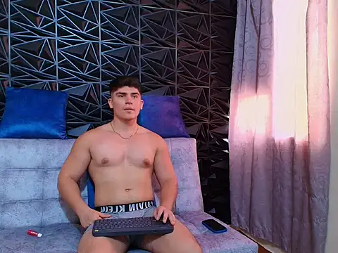 Snapshot of Jared_Rosse chatting on December 19, 6:15 pm Jared Rosse online show from December 19, 6:15 pm