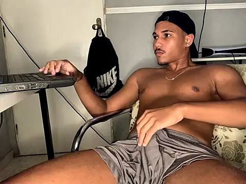 Snapshot of edualqxo chatting on October 19, 5:57 pm edualqxo online show from October 19, 5:57 pm