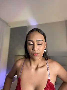 Snapshot of MiilaBlake chatting on May 14, 7:42 pm MiilaBlake online show from May 14, 7:42 pm