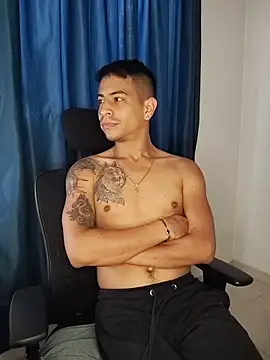 Snapshot of Juann-cock chatting on December 17, 1:50 pm Juann-cock online show from December 17, 1:50 pm