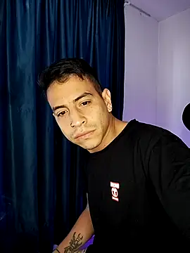 Snapshot of Juann-cock chatting on December 20, 10:06 pm Juann-cock online show from December 20, 10:06 pm